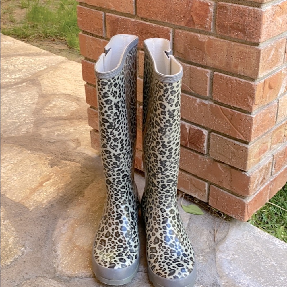 Rain boots